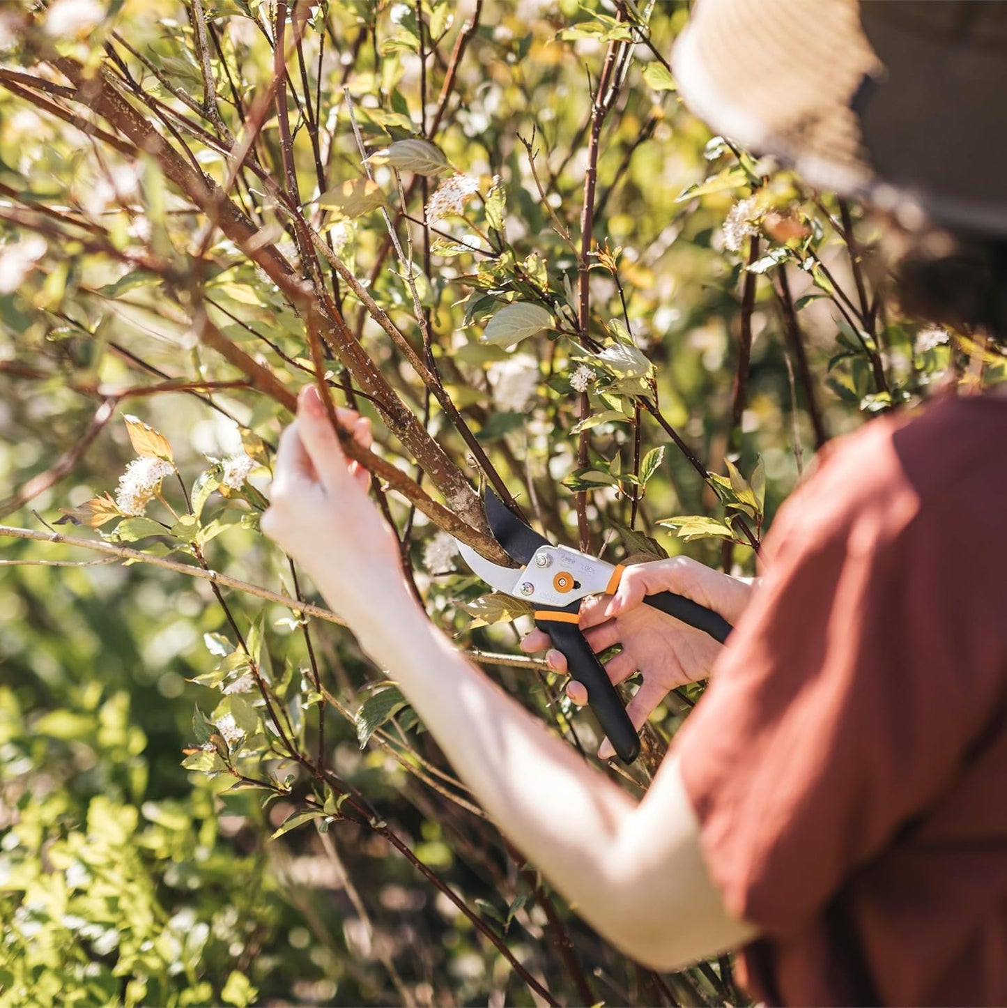 Fiskars Gardening Tools: Bypass Pruning Shears, Sharp Precision-ground Steel Blade, 5/8” Plant Clippers (91095935J)